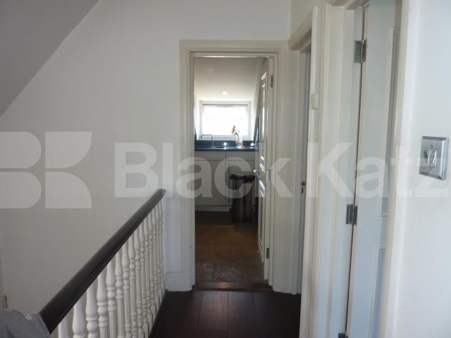 			MINS TO PRIMROSE HILL!!, 1 Bedroom, 1 bath, 1 reception Flat			 Elsworthy Road, PRIMROSE HILL
